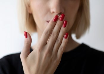 ΄Οταν η προσβολή είναι μασκαρεμένη με χιούμορ