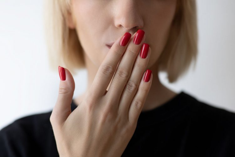 ΄Οταν η προσβολή είναι μασκαρεμένη με χιούμορ