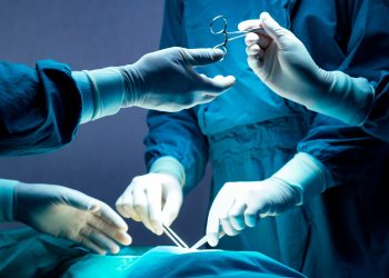 Παγκόσμια καινοτομία Έλληνα νευροχειρουργού