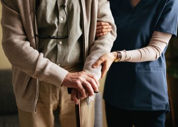 ΟΙΚΟΘΕΝ: Θεραπεία κατ' οίκον