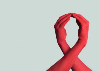 Διάσημοι που έχασαν τη ζωή τους από AIDS