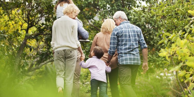 Παππούς και γιαγιά VS babysitter