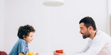 Θέματα που οι γονείς δεν πρέπει να συζητούν μπροστά στα παιδιά