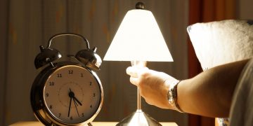 Γιατί πολλά ζευγάρια κοιμούνται χωριστά;