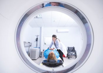 Λεμφοίδημα: Η παρενέργεια του καρκίνου για την οποία κανείς δεν μιλάει