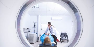 Λεμφοίδημα: Η παρενέργεια του καρκίνου για την οποία κανείς δεν μιλάει