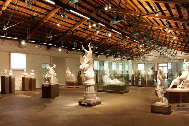 Αυτό το μήνα η Εθνική Γλυπτοθήκη μάς προσκαλεί για μια ξενάγηση που θα αφορά αποκλειστικά στα έργα του Γιαννούλη Χαλεπά. 