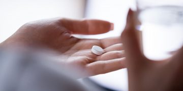 Κλινικές δοκιμές σε ασθενείς με καρκίνο , που εξετάζουν πώς η ασπιρίνη θα μπορούσε να εμποδίσει την επανεμφάνιση της νόσου, βρίσκονται σε εξέλιξη