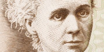 Η Μαρία Κιουρί άνοιξε τον δρόμο για τις γυναίκες στις επιστήμες και άφησε μια ανεκτίμητη κληρονομιά. Η συμβολή της στη φυσική και τη χημεία συνεχίζει να επηρεάζει την ιατρική και την τεχνολογία μέχρι σήμερα.