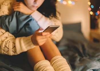 Οι μισοί έφηβοι στις ΗΠΑ λένε ότι τα social media τους επηρεάζουν αρνητικά