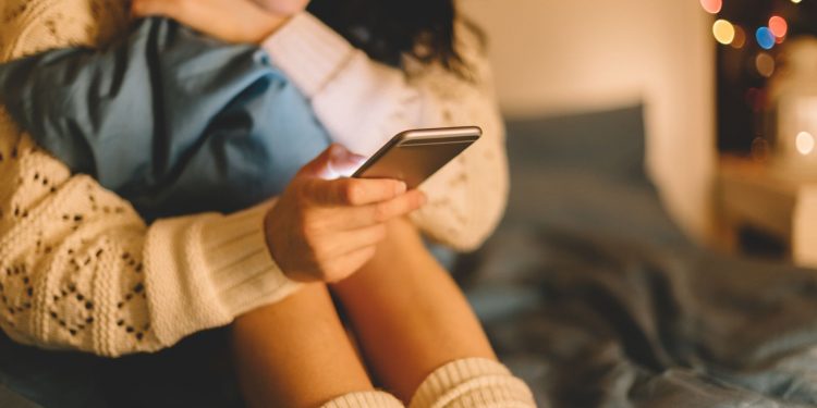 Οι μισοί έφηβοι στις ΗΠΑ λένε ότι τα social media τους επηρεάζουν αρνητικά