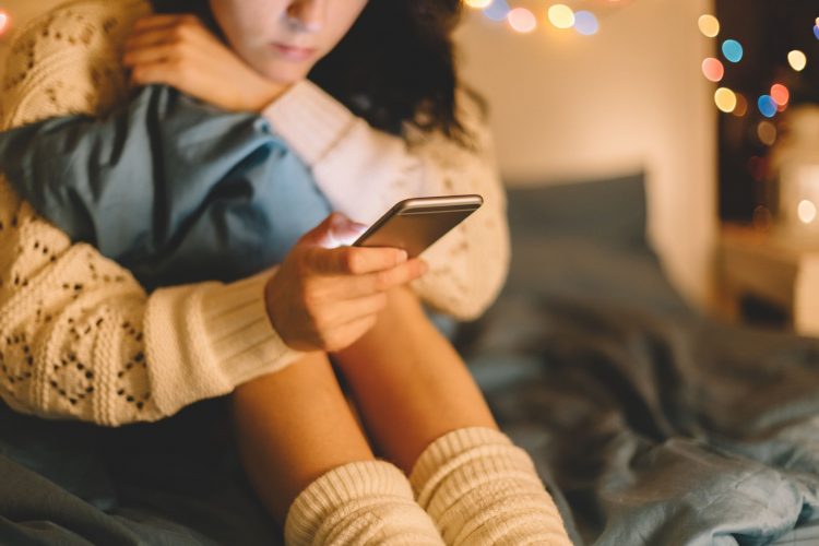 Οι μισοί έφηβοι στις ΗΠΑ λένε ότι τα social media τους επηρεάζουν αρνητικά