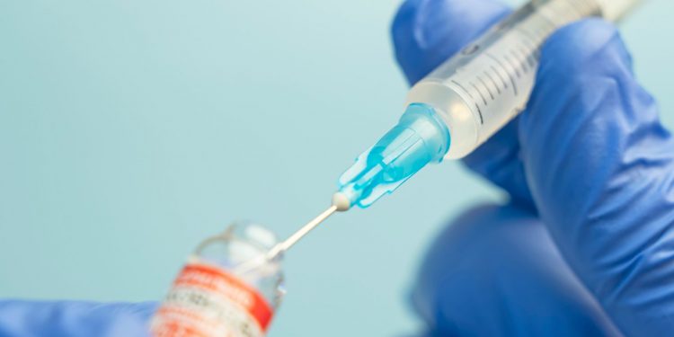 Κλινική δοκιμή εξατομικευμένης θεραπείας για τον καρκίνο του πνεύμονα, με τη χορήγηση εμβολίου, ξεκινά το επόμενο διάστημα στο Νοσοκομείο Παπαγεωργίου.