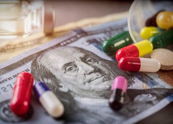 Ποιοι είναι οι Κολοσσοί της Φαρμακοβιομηχανίας που απειλούν τις Βρυξέλλες;