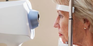 Ο καθηγητής Γιάννης Ασλανίδης εξηγεί τι συμβαίνει όταν μετά από μια εγχείρηση για καταρράκτη, ο ασθενής δεν βλέπει καλά.