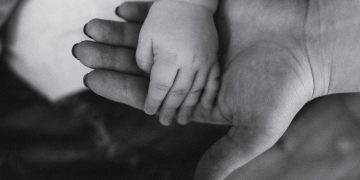 Η κυρά μας η μαμή