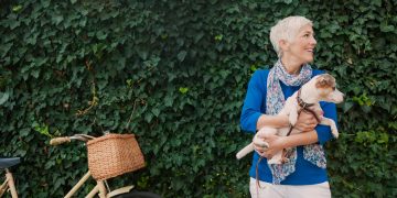 Οι άνθρωποι βρίσκουν τη σχέση με τον σκύλο τους πιο ικανοποιητική παρά με τον καλύτερο φίλο