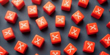 «Σφαγή» των ερευνητικών προγραμμάτων για κλινικές μελέτες από τον Τραμπ - Κραυγή αγωνίας από επιστήμονες, ερευνητές και φοιτητές