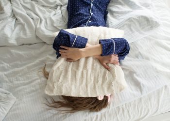 Οι εφιάλτες χαλάνε τον ύπνο μας, ή ο κακός ύπνος είναι αιτία για τους εφιάλτες;