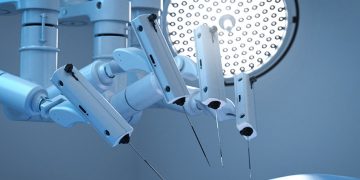 Ερρίκος Ντυνάν: Ρομποτική υποδόρια μαστεκτομή για πρώτη φορά στην Ελλάδα