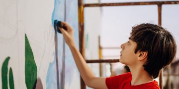 Μαθητές ζωγράφισαν στους τοίχους Γυμνασίων της Αθήνας μετά από διαγωνισμό του δήμου Αθηναίων