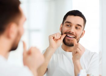 Μύθοι και αλήθειες για το οδοντικό νήμα