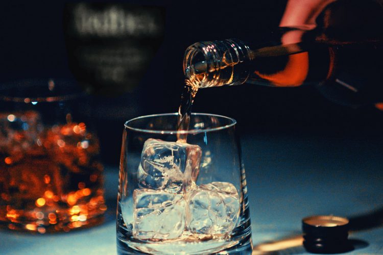 Νέα δεδομένα για το αλκοόλ και την καρδιαγγειακή υγεία