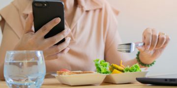 Τι είναι το SkinnyTok και γιατί το TikTok έχει μπλοκάρει την συγκεκριμένη αναζήτηση;