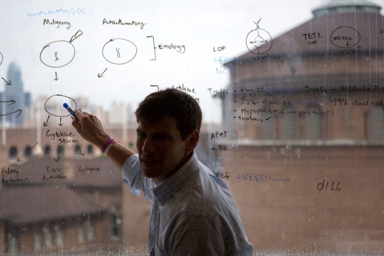 Ζει για να θεραπεύει: Ο Ντέιβιντ και η κρυμμένη δύναμη των ξεχασμένων φαρμάκων