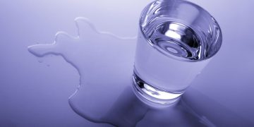 Αν το ποτήρι δεν αδειάζει, δεν ξαναγεμίζει