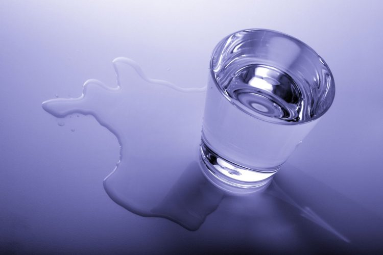 Αν το ποτήρι δεν αδειάζει, δεν ξαναγεμίζει