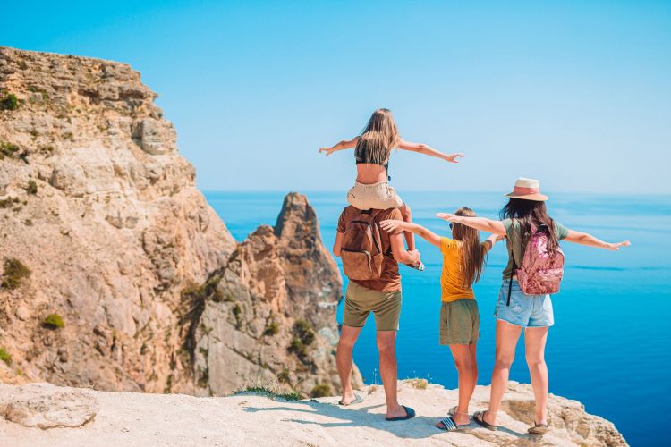 Διακοπές με παιδιά 8–13 ετών: Πώς να περάσετε καλά όλοι!