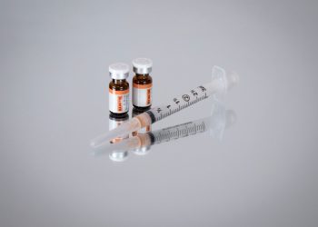 Η Ναλοξόνη διαθέσιμη παντού – Μια τομή στο πεδίο των εξαρτήσεων για την αντιμετώπιση της υπερδοσολογίας