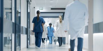 Οι προκλήσεις και οι στόχοι της παγκόσμιας φαρμακοβιομηχανίας για το δεύτερο μισό του 2025.