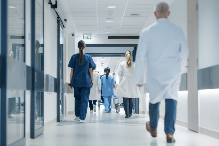 Οι προκλήσεις και οι στόχοι της παγκόσμιας φαρμακοβιομηχανίας για το δεύτερο μισό του 2025.