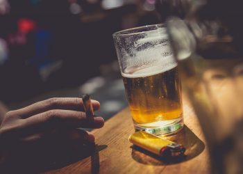 Ψηφίστηκε το νομοσχέδιο του Υπουργείου Υγείας με τίτλο «Προστασία των ανηλίκων από προϊόντα καπνού και αλκοόλ»