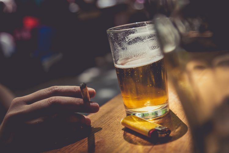 Ψηφίστηκε το νομοσχέδιο του Υπουργείου Υγείας με τίτλο «Προστασία των ανηλίκων από προϊόντα καπνού και αλκοόλ»