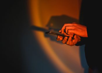 Κοινωνικά δίκτυα: Η νέα ιερά εξέταση καίει φήμες, σχέσεις, καριέρες και ενίοτε ψυχές.