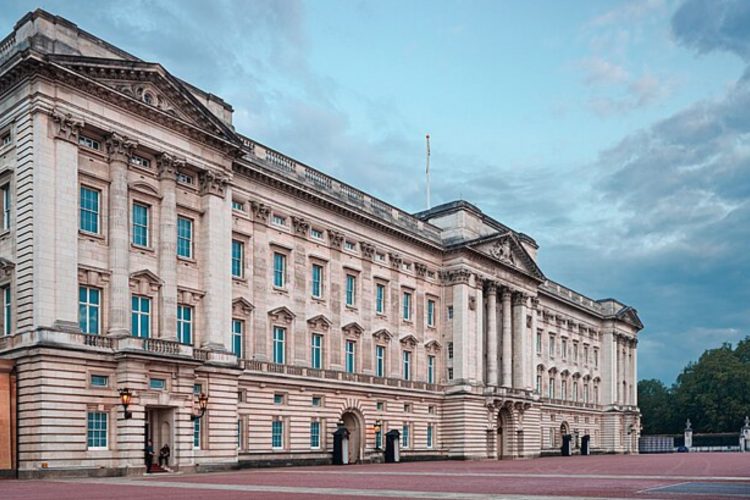 Βασίλισσα Ελισάβετ Β': Η ζωή της με στυλ