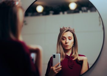 κρυφός Νάρκισσος