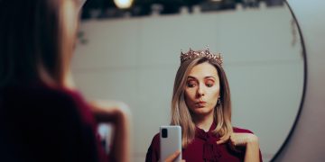 κρυφός Νάρκισσος