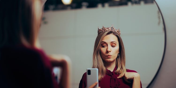 κρυφός Νάρκισσος