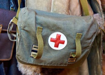 Οι ενώσεις νοσηλευτών ζητούν από το Ηνωμένο Βασίλειο να στηρίξει τις διεθνείς διώξεις για εγκλήματα πολέμου εναντίον υγειονομικών