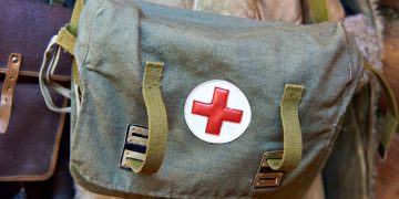 Οι ενώσεις νοσηλευτών ζητούν από το Ηνωμένο Βασίλειο να στηρίξει τις διεθνείς διώξεις για εγκλήματα πολέμου εναντίον υγειονομικών