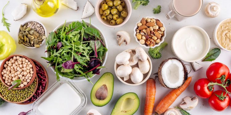 Ποια είναι η πλανητική διατροφή και πως μπορούν να αποτραπούν χιλιάδες θάνατοι στον κόσμο