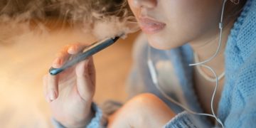 Έφηβοι στην Ελλάδα: Πόσο εθισμένοι είναι σε αλκοόλ, καπνό και τζόγο;