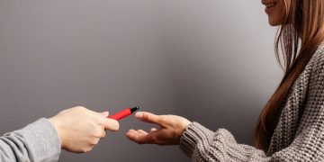 Ηλεκτρονικό κάπνισμα και έφηβοι: Μια αναδυόμενη κρίση δημόσιας υγείας