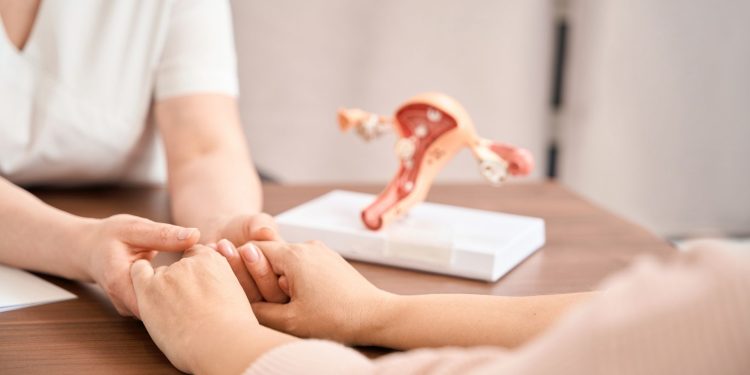 Νέες μη ορμονικές θεραπείες για τις εξάψεις: Ελπίδα για γυναίκες με πρόωρη κλιμακτήριο μετά από αντικαρκινικές θεραπείες