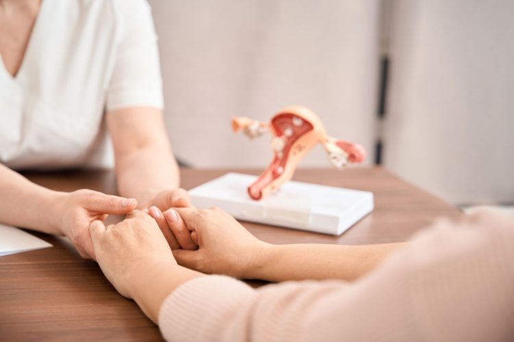 Νέες μη ορμονικές θεραπείες για τις εξάψεις: Ελπίδα για γυναίκες με πρόωρη κλιμακτήριο μετά από αντικαρκινικές θεραπείες