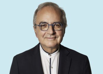 Ο καθηγητής Χρήστος Λιονής μιλά για τη χαρά που λείπει, την αξία της συμπόνιας και το νόημα στη ζωή